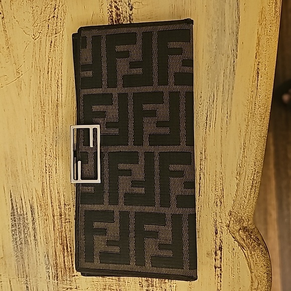 Fendi Bifold Long Zucca Wallet With Dust Bag Included. - Picture 5 of 11